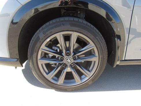 Certified 2025 Acura ADX A-Spec image 4