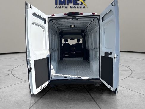 Used 2026 RAM ProMaster 2500 w/ Convenience Group FWD image 18