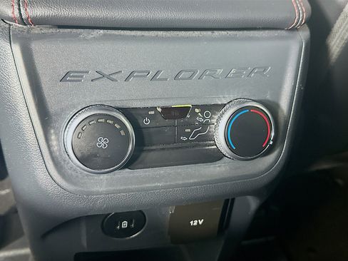 Used 2025 Ford Explorer ST-Line w/ ST-Line Street Pack image 27