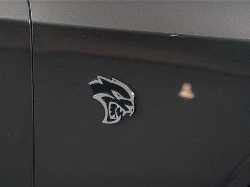 Used 2016 Dodge Challenger SRT Hellcat RWD image 9