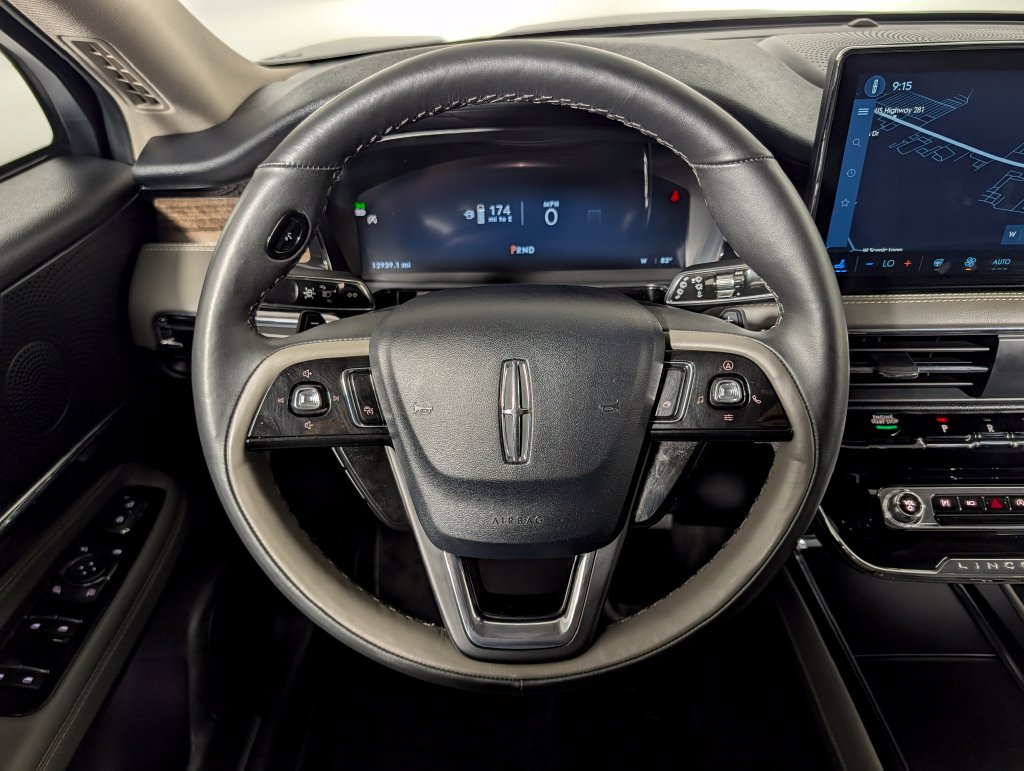 Used 2025 Lincoln Corsair Reserve AWD/4WD image 18