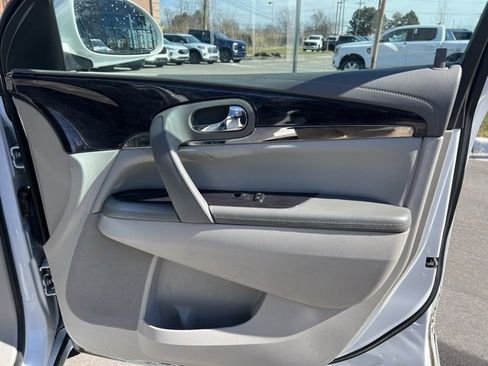 Used 2017 Buick Enclave Leather w/ Trailering Package image 10