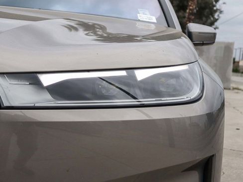 Used 2025 BMW iX xDrive50 w/ Convenience Package image 9