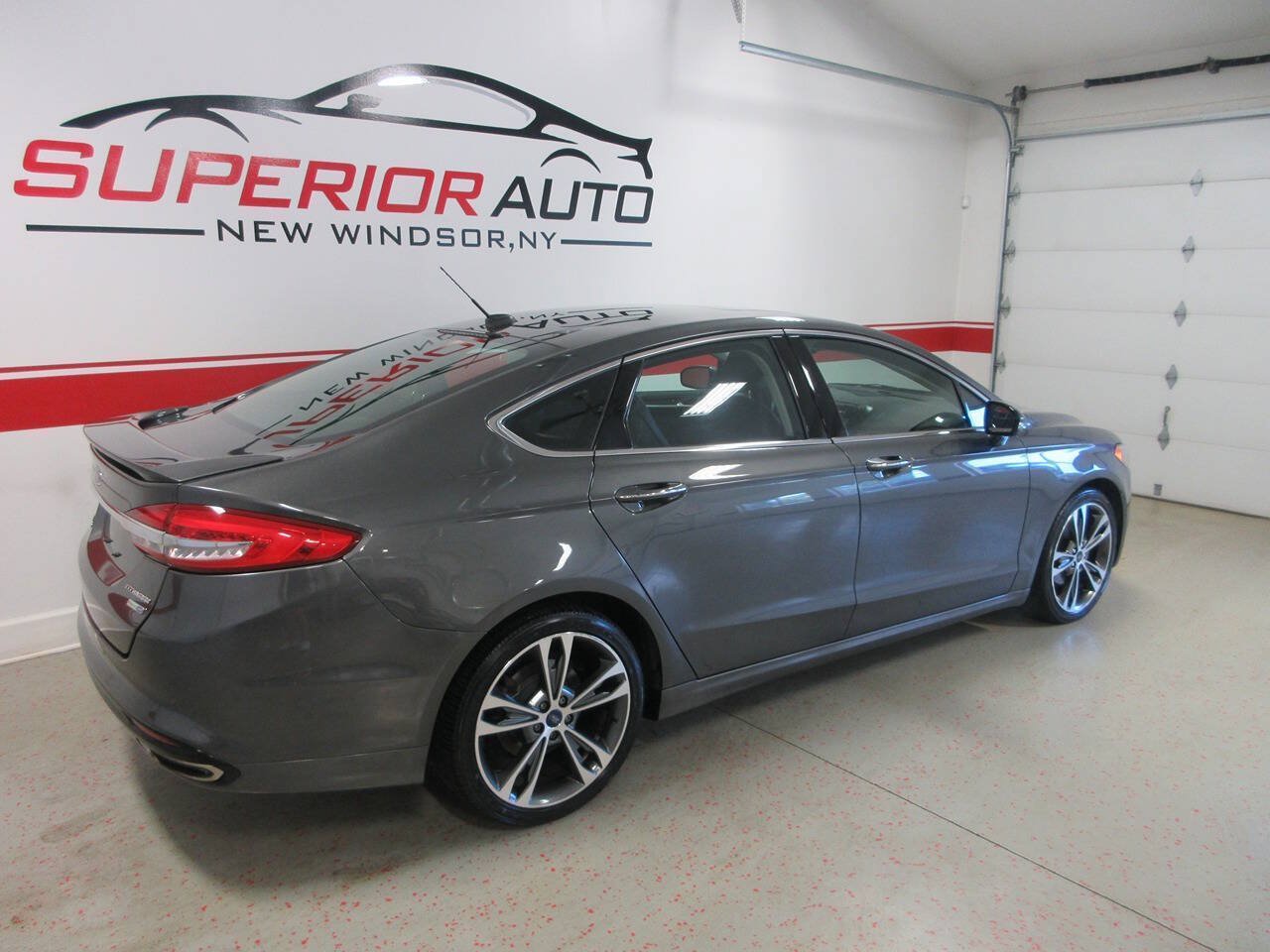 Used 2017 Ford Fusion Titanium AWD/4WD image 4