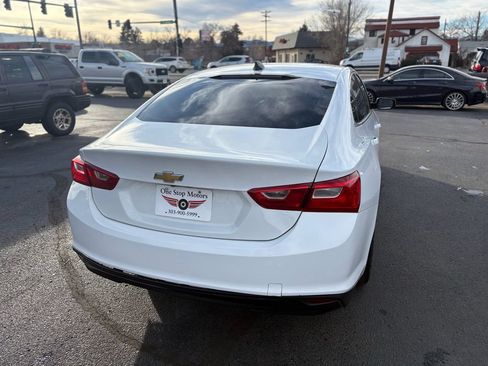 Used 2018 Chevrolet Malibu LS FWD image 3