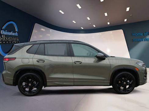 New 2026 Volkswagen Tiguan SE R-Line FWD image 4