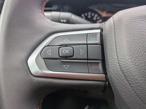 Used 2025 Jeep Compass Trailhawk AWD/4WD image 20