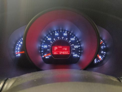 Used 2019 Kia Soul + FWD image 23
