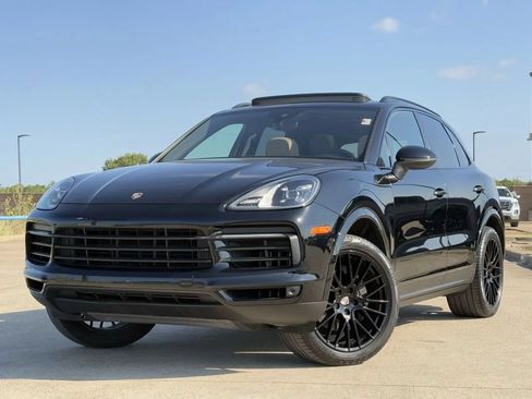 Used 2019 Porsche Cayenne AWD/4WD image 2