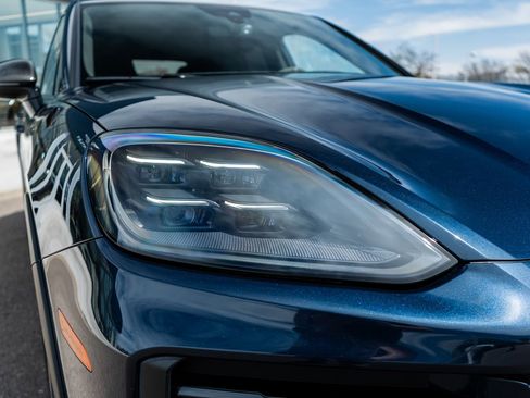 Used 2024 Porsche Cayenne Turbo GT image 23