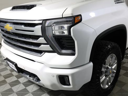 Used 2024 Chevrolet Silverado 2500 High Country w/ Technology Package AWD/4WD image 42