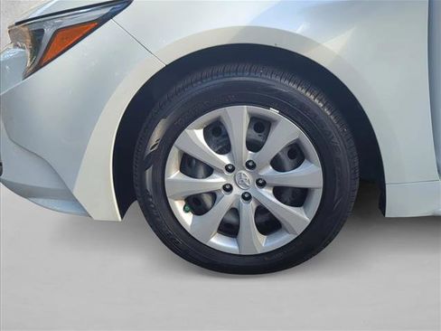 Used 2025 Toyota Corolla LE image 26
