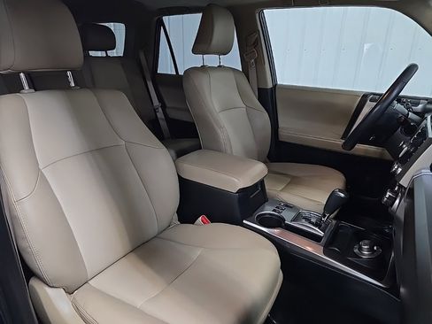 Used 2022 Toyota 4Runner SR5 Premium image 15