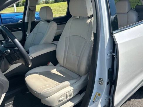 Used 2023 Buick Enclave Essence w/ Experience Buick Package AWD/4WD image 2