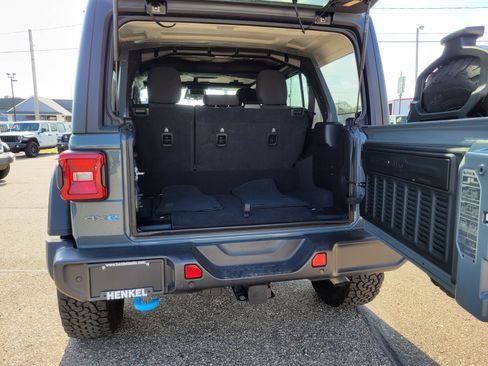 Used 2025 Jeep Wrangler Unlimited Rubicon 4xe w/ Safety Group AWD/4WD image 20