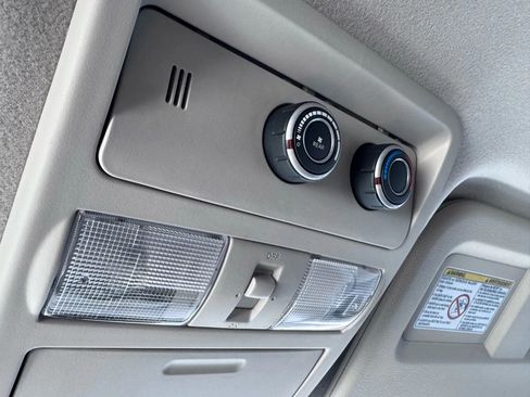 Used 2017 Nissan NV 3500 S image 24