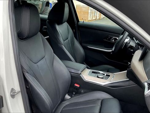 Used 2025 BMW 330i Sedan RWD image 13