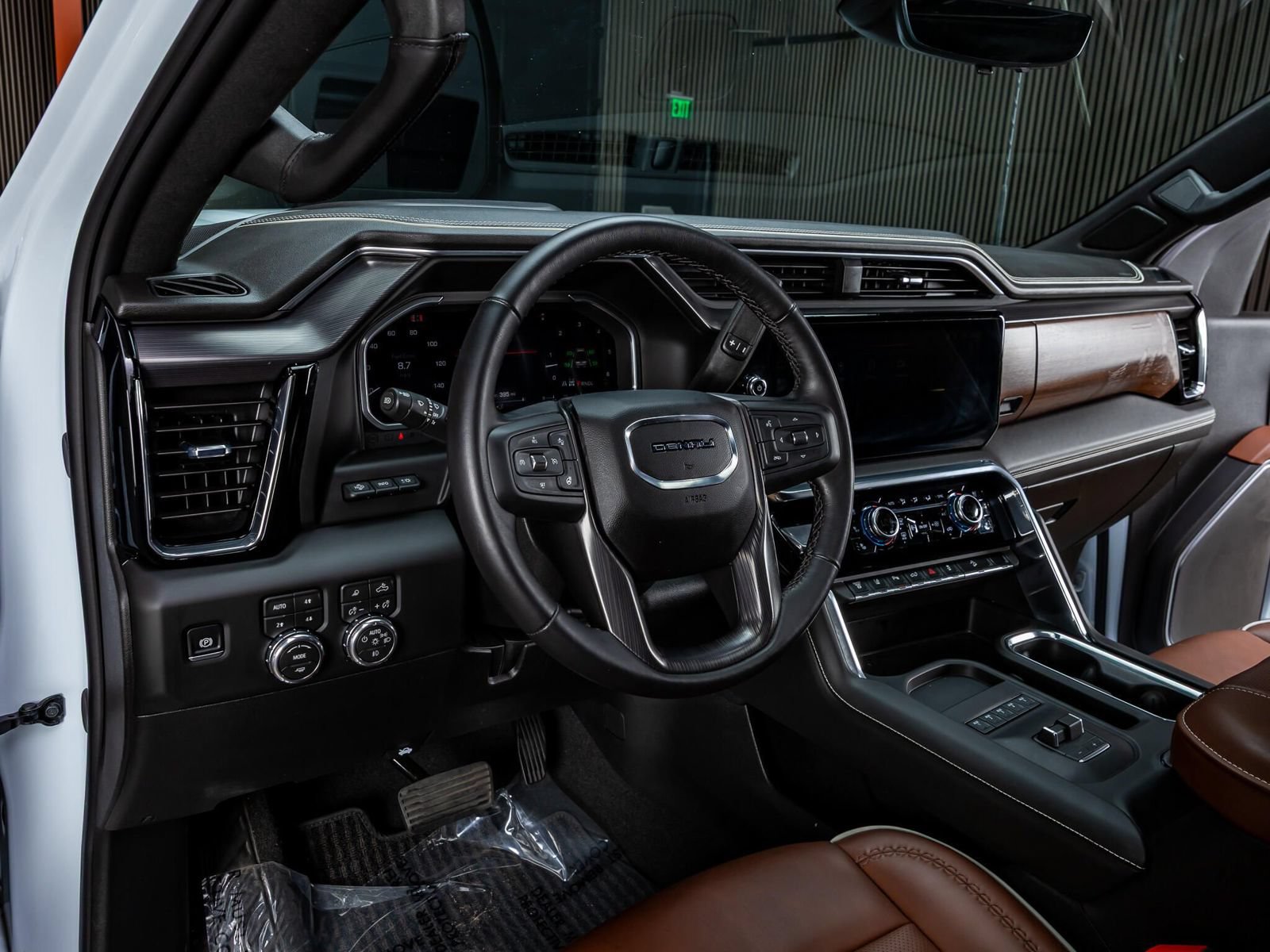 Used 2026 GMC Sierra 2500 Denali Ultimate AWD/4WD image 14