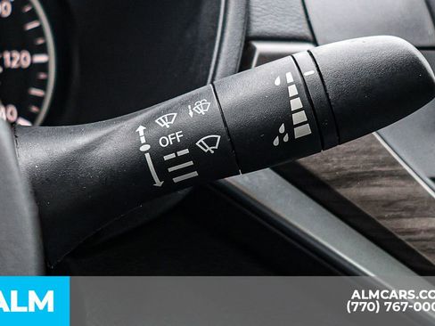 Used 2025 Nissan Altima 2.5 SV FWD image 32