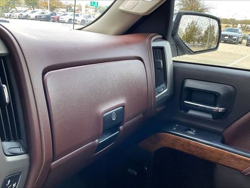 Used 2018 Chevrolet Silverado 1500 High Country image 31
