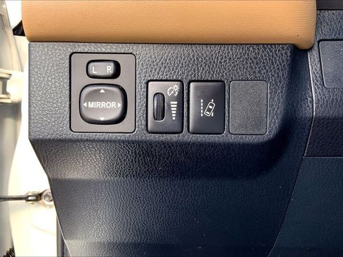 Used 2018 Toyota RAV4 XLE FWD image 33