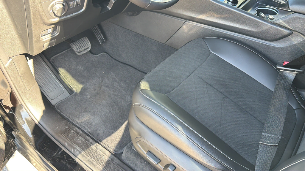 New 2027 Jeep Grand Cherokee Altitude AWD/4WD image 12