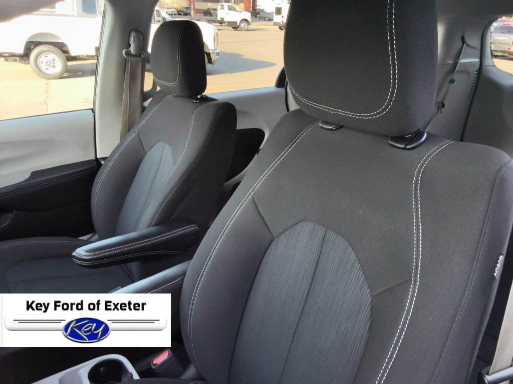 Used 2023 Chrysler Voyager LX FWD image 34