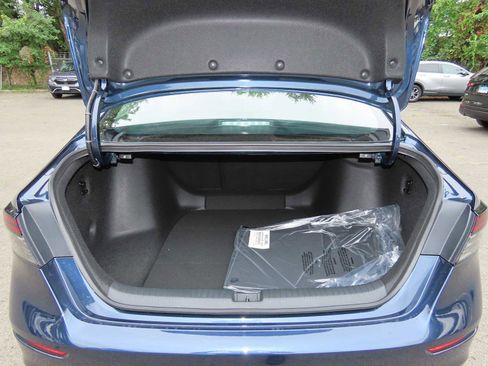 New 2025 Honda Accord SE image 10