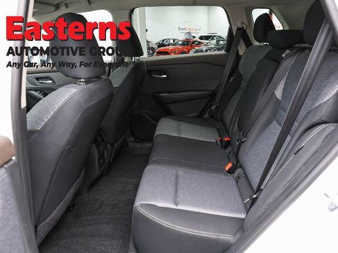 Used 2023 Nissan Rogue SV AWD/4WD image 21