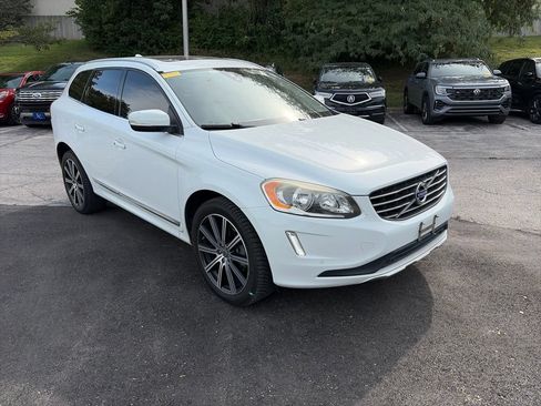 Used 2015 Volvo XC60 T5 Premier w/ Proximity Package FWD image 3