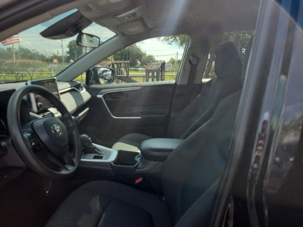 Used 2024 Toyota RAV4 LE AWD/4WD image 17