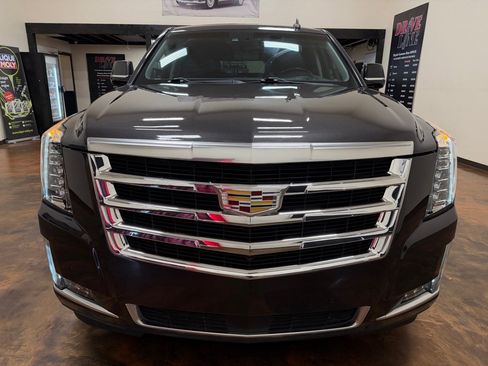 Used 2015 Cadillac Escalade Premium RWD image 4