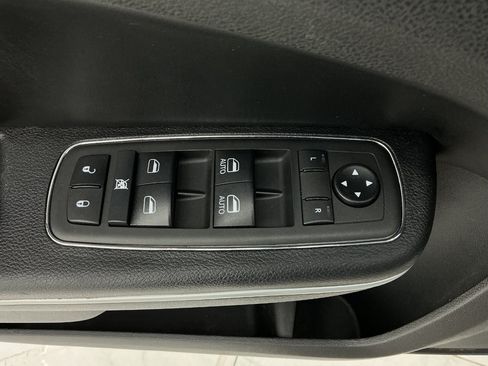 Used 2021 Chrysler 300 S RWD image 37