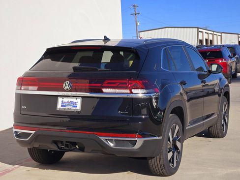 New 2025 Volkswagen Atlas Cross Sport SEL image 4