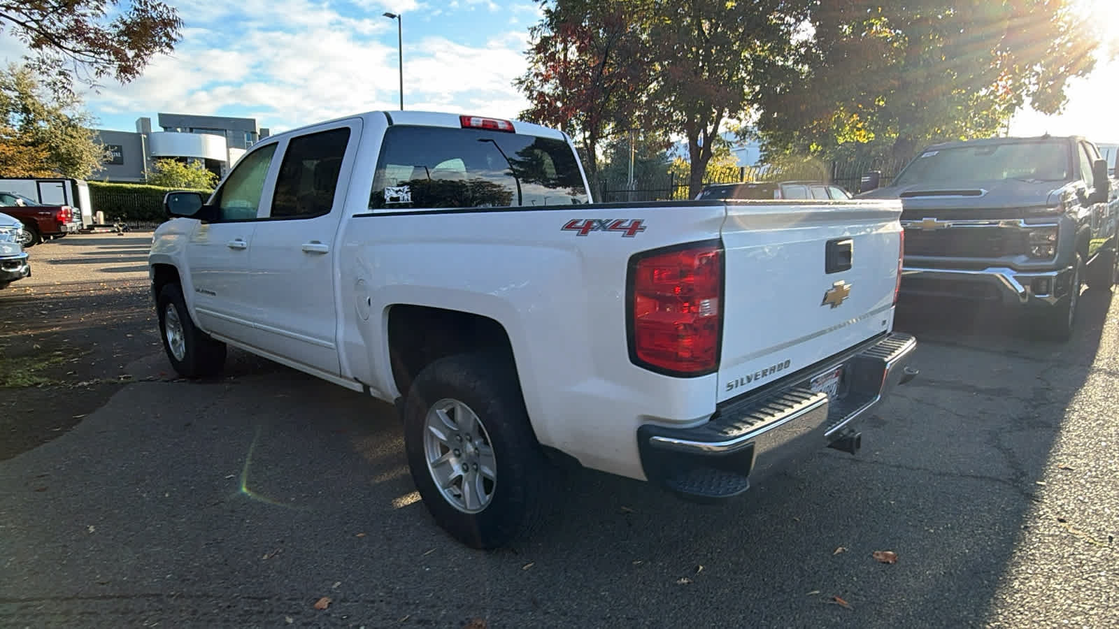 Used 2017 Chevrolet Silverado 1500 LT w/ All Star Edition AWD/4WD image 7