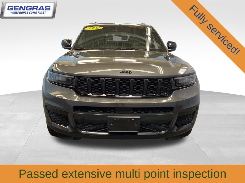 Used 2023 Jeep Grand Cherokee L Altitude AWD/4WD image 3
