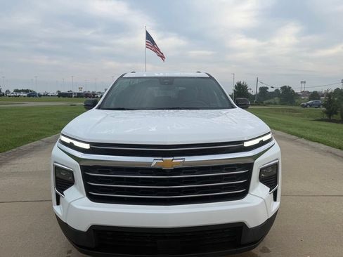 Used 2026 Chevrolet Traverse LT w/ Driver Confidence Package FWD image 12
