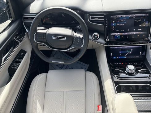 New 2026 Jeep Grand Wagoneer Summit image 19