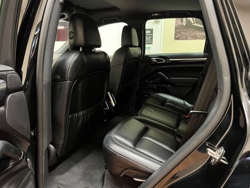 Used 2016 Porsche Cayenne AWD/4WD image 18