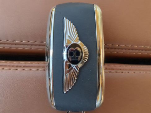 Used 2018 Bentley Flying Spur W12 image 29