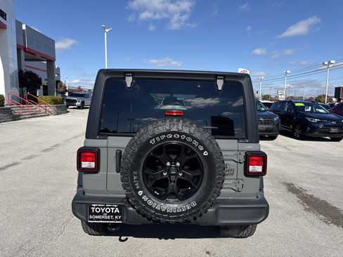 Used 2022 Jeep Wrangler Unlimited Sport image 4