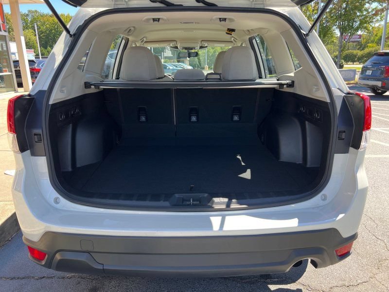 Used 2023 Subaru Forester AWD/4WD image 17