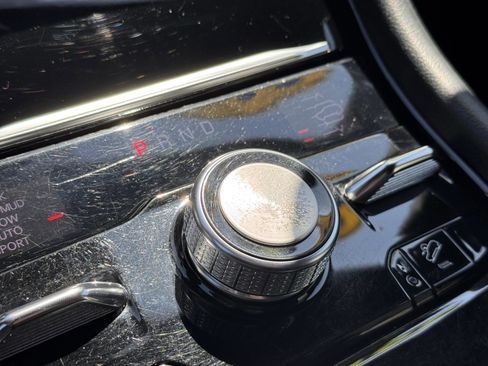 Used 2022 Jeep Grand Cherokee L Overland w/ Luxury Tech Group IV image 31