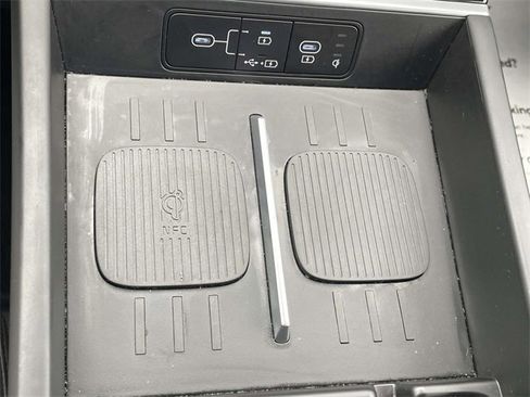 Certified 2025 Hyundai Santa Fe SEL image 23