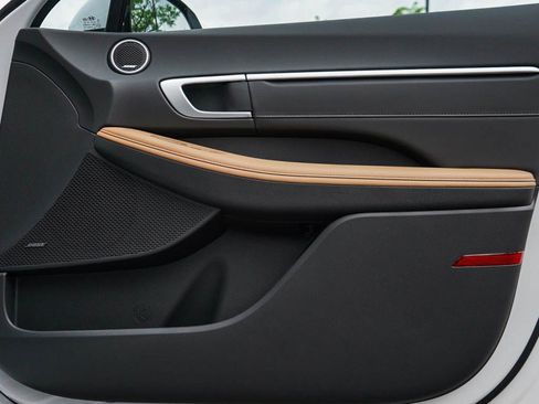 New 2025 Hyundai Sonata Limited image 8