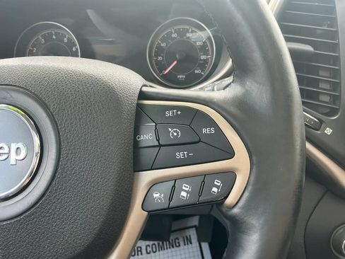 Used 2014 Jeep Cherokee Limited w/ Technology Group AWD/4WD image 16