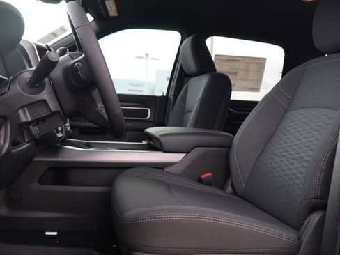 New 2026 RAM 2500 Big Horn AWD/4WD image 9