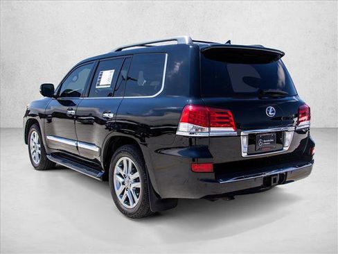 Used 2013 Lexus LX 570 4WD w/ Luxury Pkg image 7