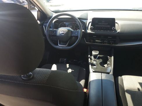 Used 2025 Nissan Rogue SV FWD image 21