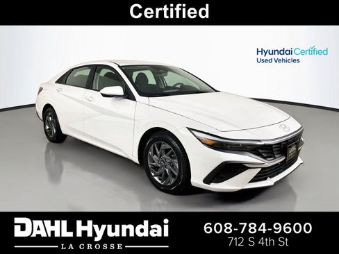 Used 2024 Hyundai Elantra SEL FWD image 1